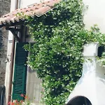 Bed & Breakfast La Torretta - Cerreto Grue 4*