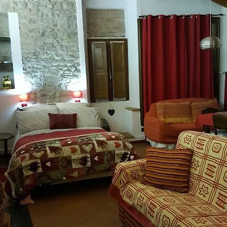 Bed & Breakfast La Torretta - Cerreto Grue 4*